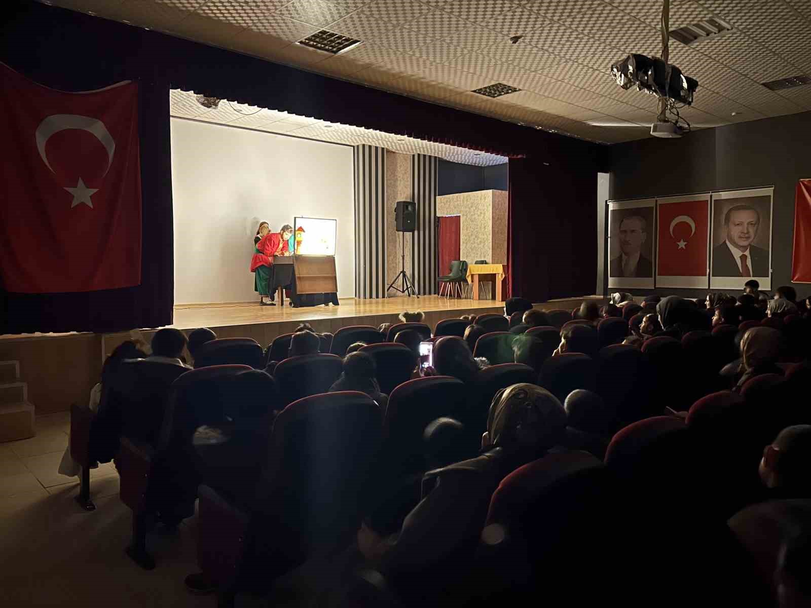 bingolde karagoz ile bilim sahneye tasindi 3 hUKzsfFY