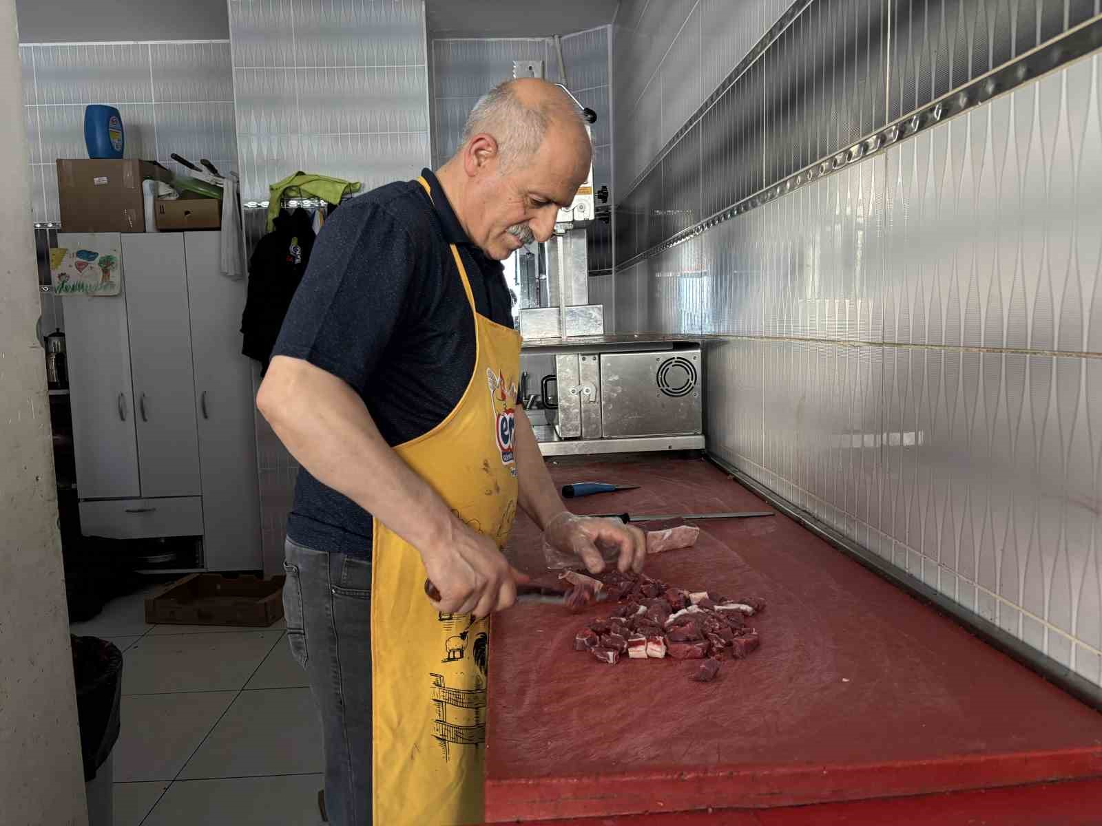 bingolde kasaplarda bayram yogunlugu yasandi 0 zUszOHHF