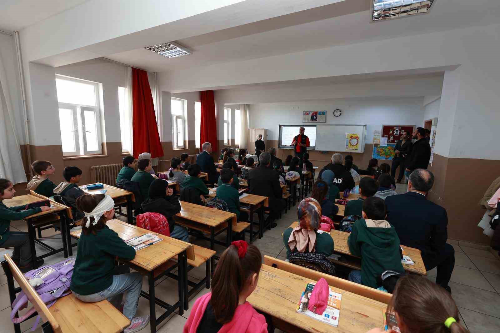 bingolde ogrencilere deprem tatbikati 1 FTHqdnDv
