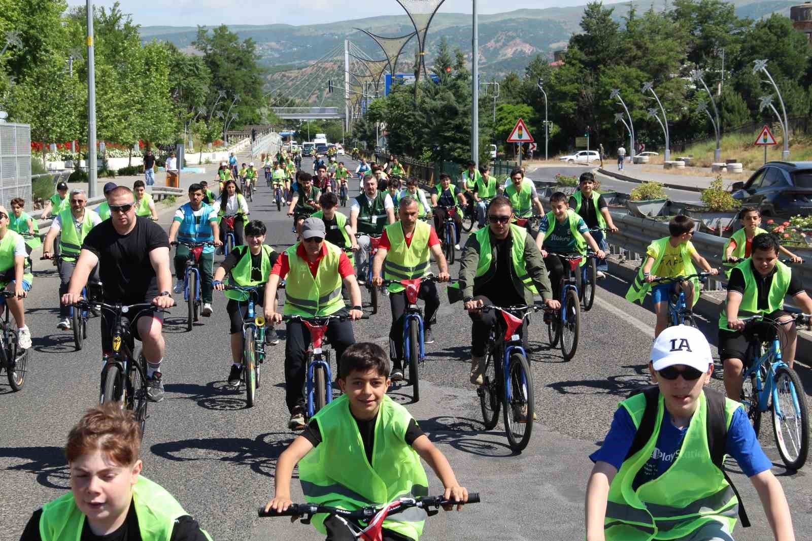 bingolde onlarca kisi saglikli yasam icin pedal cevirdi 0 pnMXrBXn