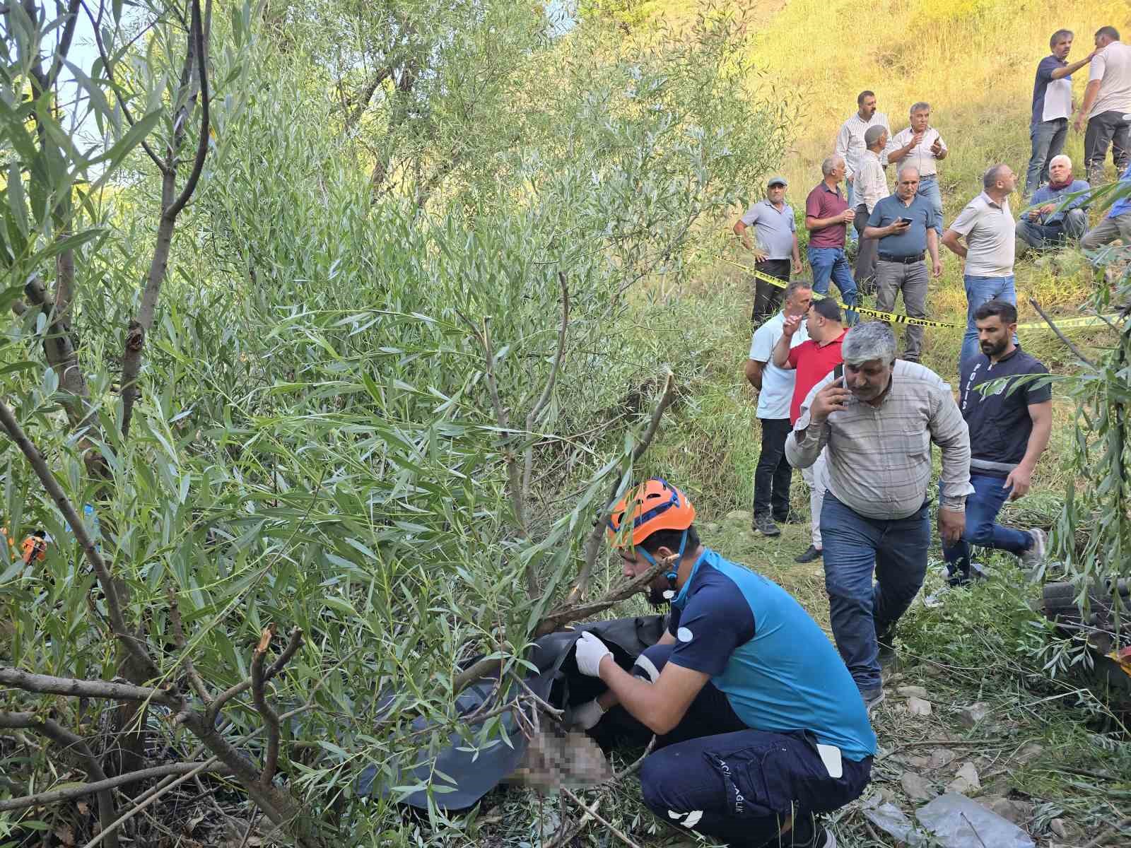 Bingöl’de pikap uçuruma yuvarlandı: 3 ölü, 2 yaralı 6 bingolde pikap ucuruma yuvarlandi 3 olu 2 yarali 2 MqhGHdkm