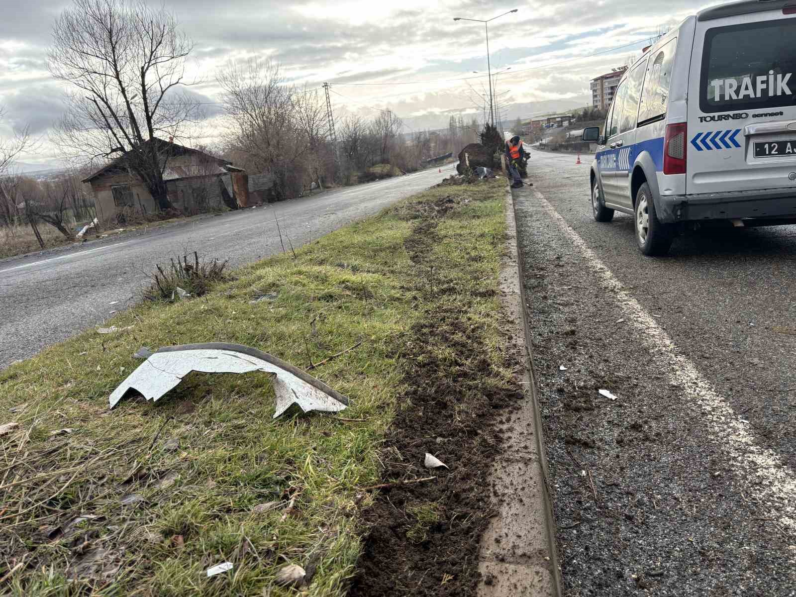 bingolde trafik kazasi 1 olu 2 eu2eHAM9