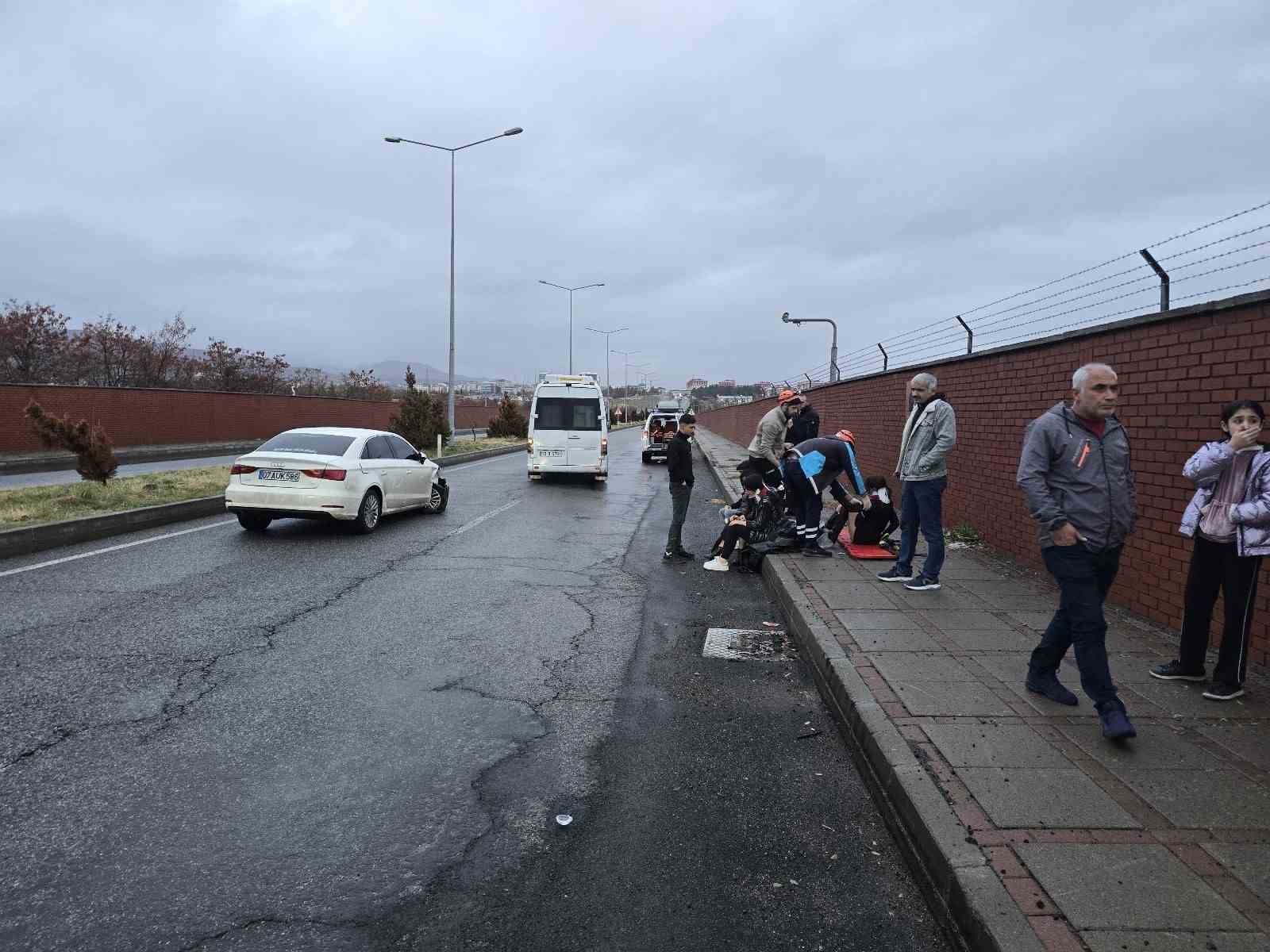 bingolde trafik kazasi 6 yarali 2 hUwcdQZh
