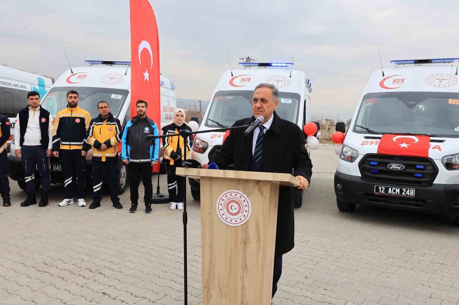 bingole 5 yeni ambulans ve 2 umke araci tahsis edildi 1 yiUTUT6V