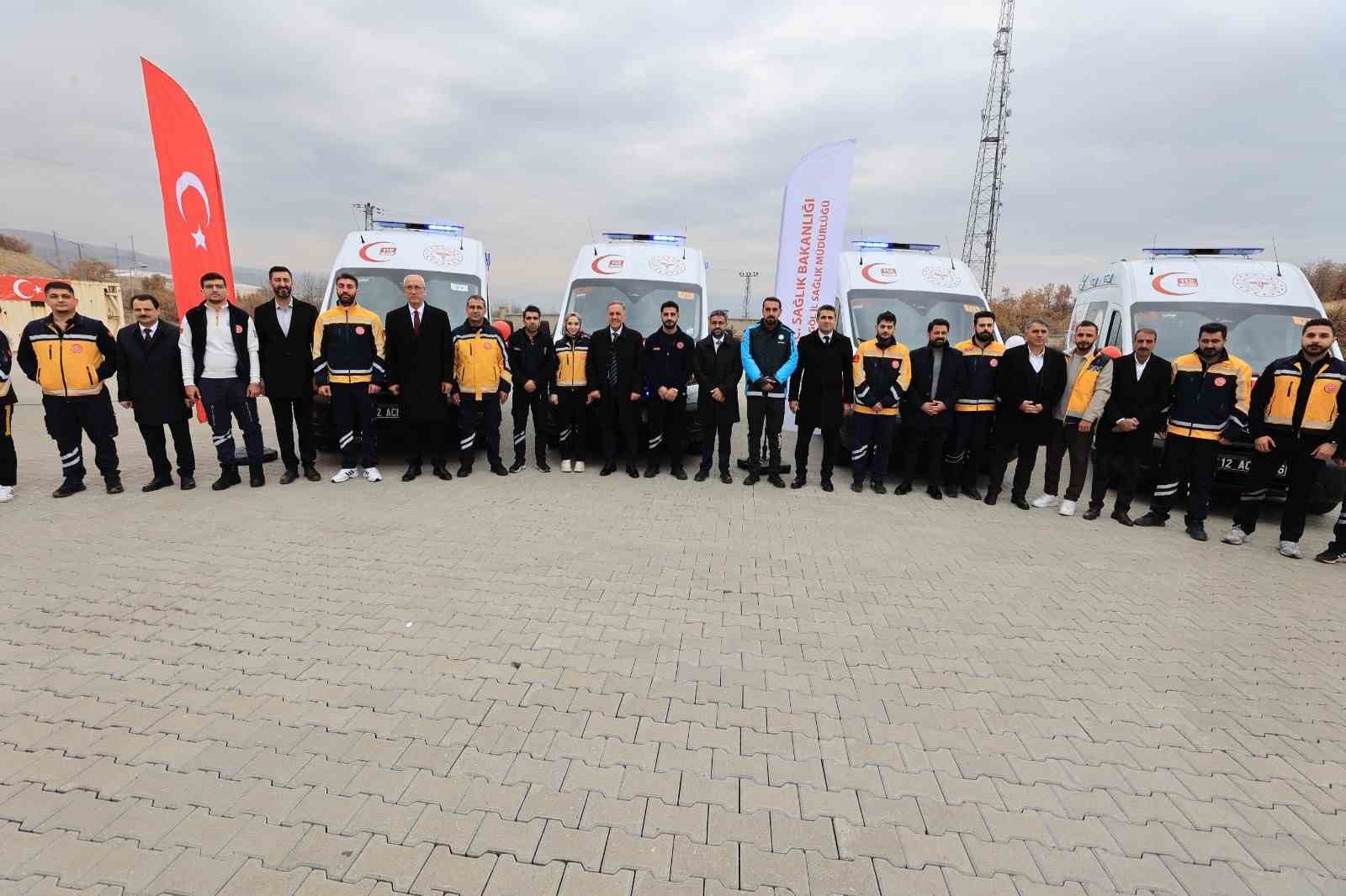 bingole 5 yeni ambulans ve 2 umke araci tahsis edildi 3 WdU8O9cC
