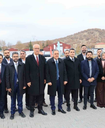 bingole-5-yeni-ambulans-ve-2-umke-araci-tahsis-edildi-jnO1MaG4.jpg