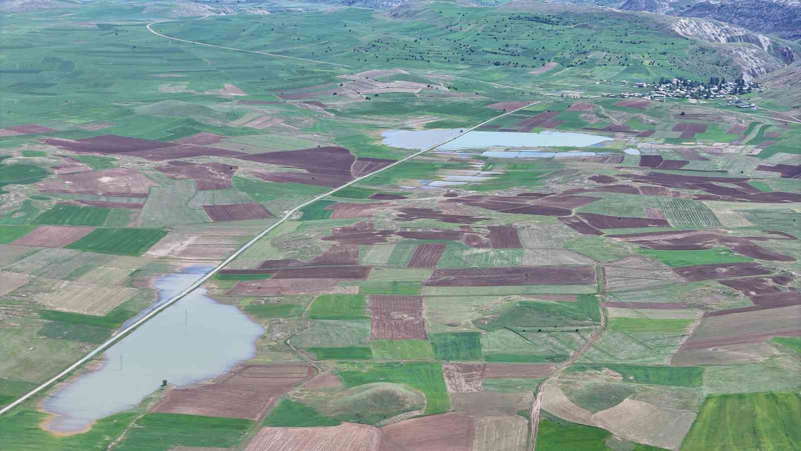 binlerce donum tarim arazisi sular altinda kaldi uzmani gelecek yillar icin ciftcileri uyardi 7 NqTpRKRK