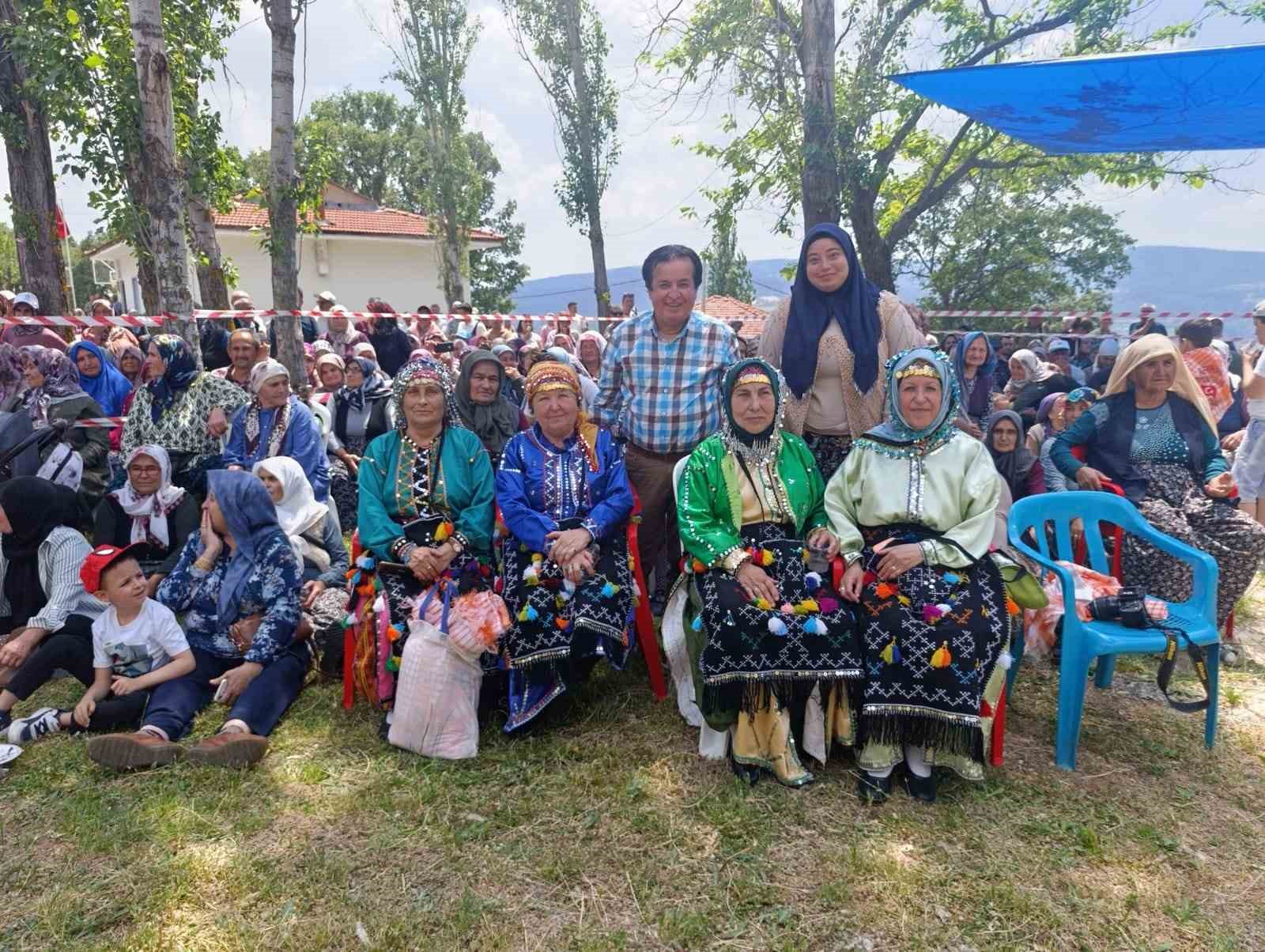 Binlerce insan Kiraz Festivali için Börez’e akın etti 8 binlerce insan kiraz festivali icin boreze akin etti 4 aw7mryTC