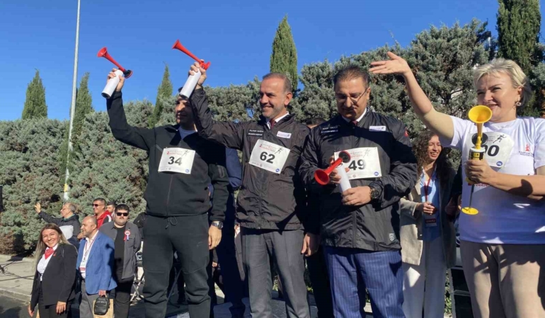 binlerce-sporcu-sancaktepede-cumhuriyet-icin-kostu-kgTbs68u.jpg