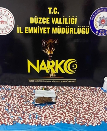 binlerce-uyusturucu-hapla-yakalandi-X8N1EsKt.jpg