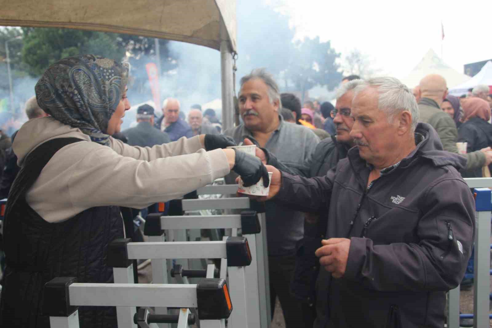 Binlerce vatandaş hamsi festivalinde buluştu: 7 ton hamsi tüketildi 15 binlerce vatandas hamsi festivalinde bulustu 7 ton hamsi tuketildi 11
