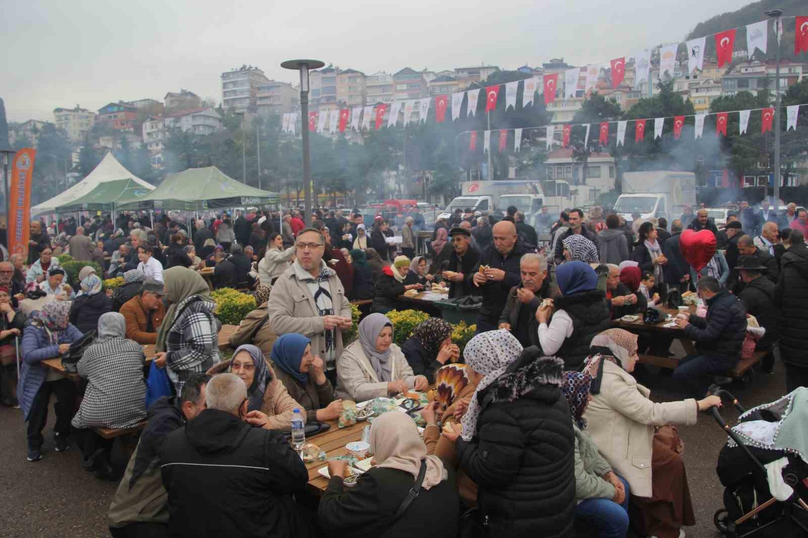 Binlerce vatandaş hamsi festivalinde buluştu: 7 ton hamsi tüketildi 13 binlerce vatandas hamsi festivalinde bulustu 7 ton hamsi tuketildi 9 hqqyPD1d