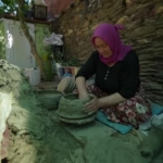 binlerce-yillik-gelenek-comlek-uretimi-kadin-emegiyle-yasatiliyor-kSYYNp4f.jpg