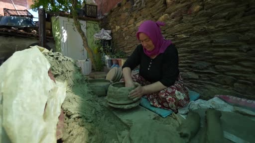 binlerce-yillik-gelenek-comlek-uretimi-kadin-emegiyle-yasatiliyor-kSYYNp4f.jpg