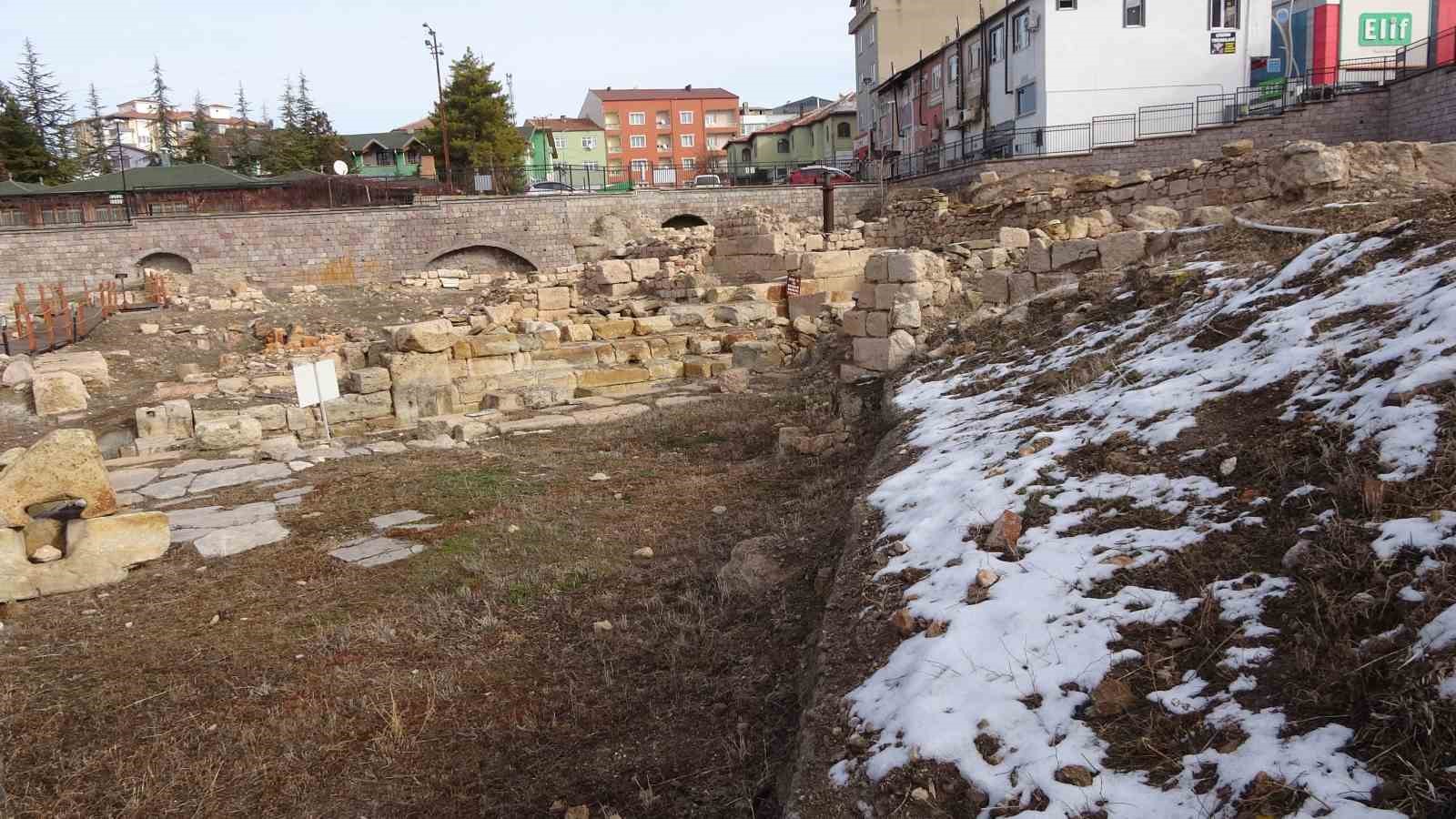 binlerce yillik roma hamami ziyaretcilerini agirlamaya devam ediyor 5 L5Csrup1