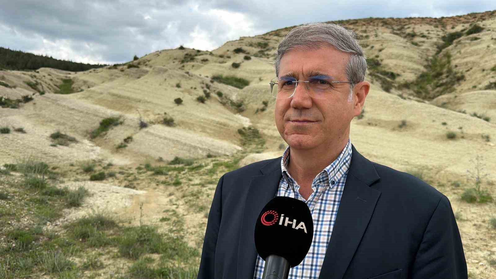 Binlerce yıllık rüzgar ve su erozyonuyla ortaya çıkan doğal güzellik 7 binlerce yillik ruzgar ve su erozyonuyla ortaya cikan dogal guzellik 3 NDE6YAJA