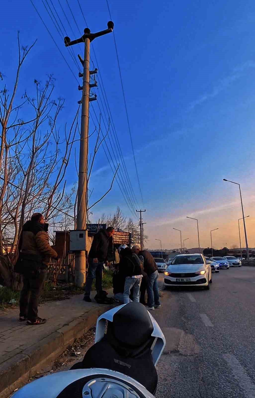 bir anda serit degistirdi motosikletler carpisti 2 dMe4SUFS