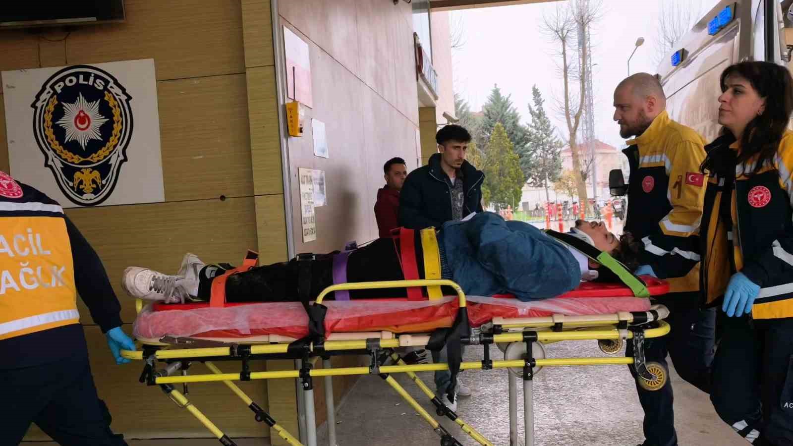 bir anlik dalginlik kazayi getirdi 1 eQTSQPy2