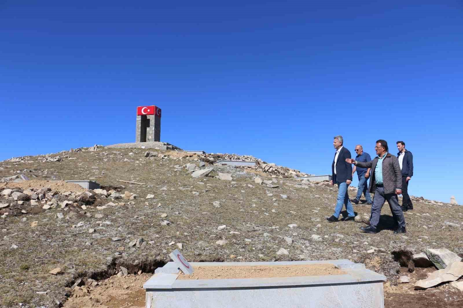 bir asir sonra ayni ruhla sehitlik icin el ele verdiler 6