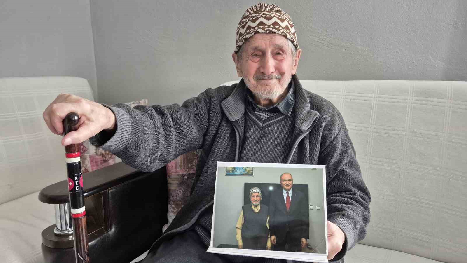 Bir asırlık ömre tanıklık eden Yılmaz’dan, Erdoğan’a anlamlı sözler: "O benim manevi torunum" 7 bir asirlik omre taniklik eden yilmazdan erdogana anlamli sozler o benim manevi torunum 3 KbHFHVJZ