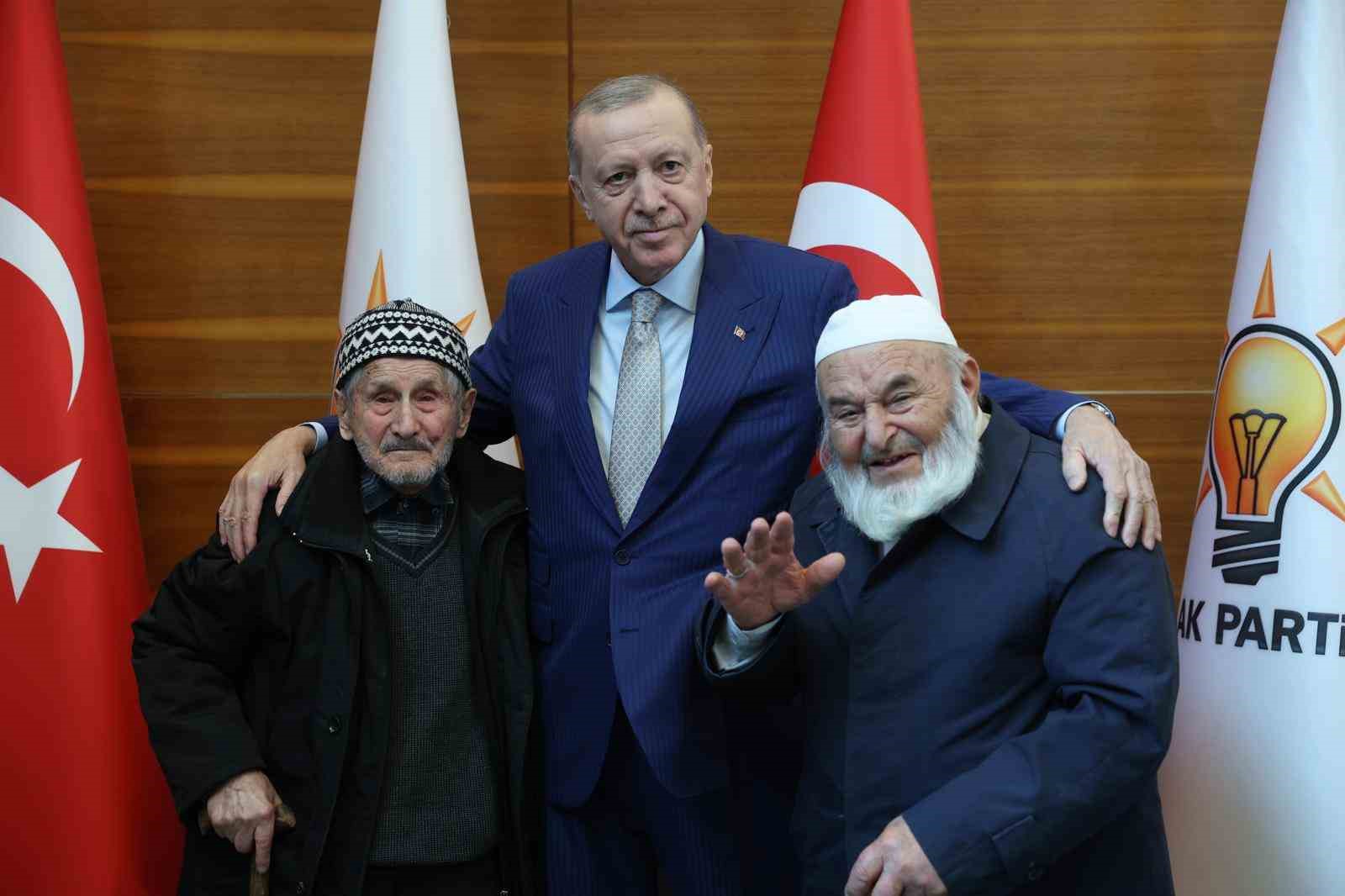 Bir asırlık ömre tanıklık eden Yılmaz’dan, Erdoğan’a anlamlı sözler: "O benim manevi torunum" 8 bir asirlik omre taniklik eden yilmazdan erdogana anlamli sozler o benim manevi torunum 4