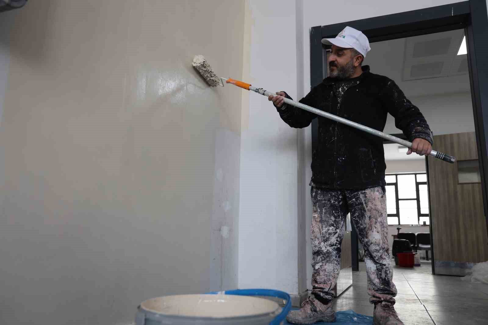 Bir babanın vefası: Şehit oğlunun adını taşıyan okulu kendi elleriyle yeniliyor 5 bir babanin vefasi sehit oglunun adini tasiyan okulu kendi elleriyle yeniliyor 1 bMw4gypW