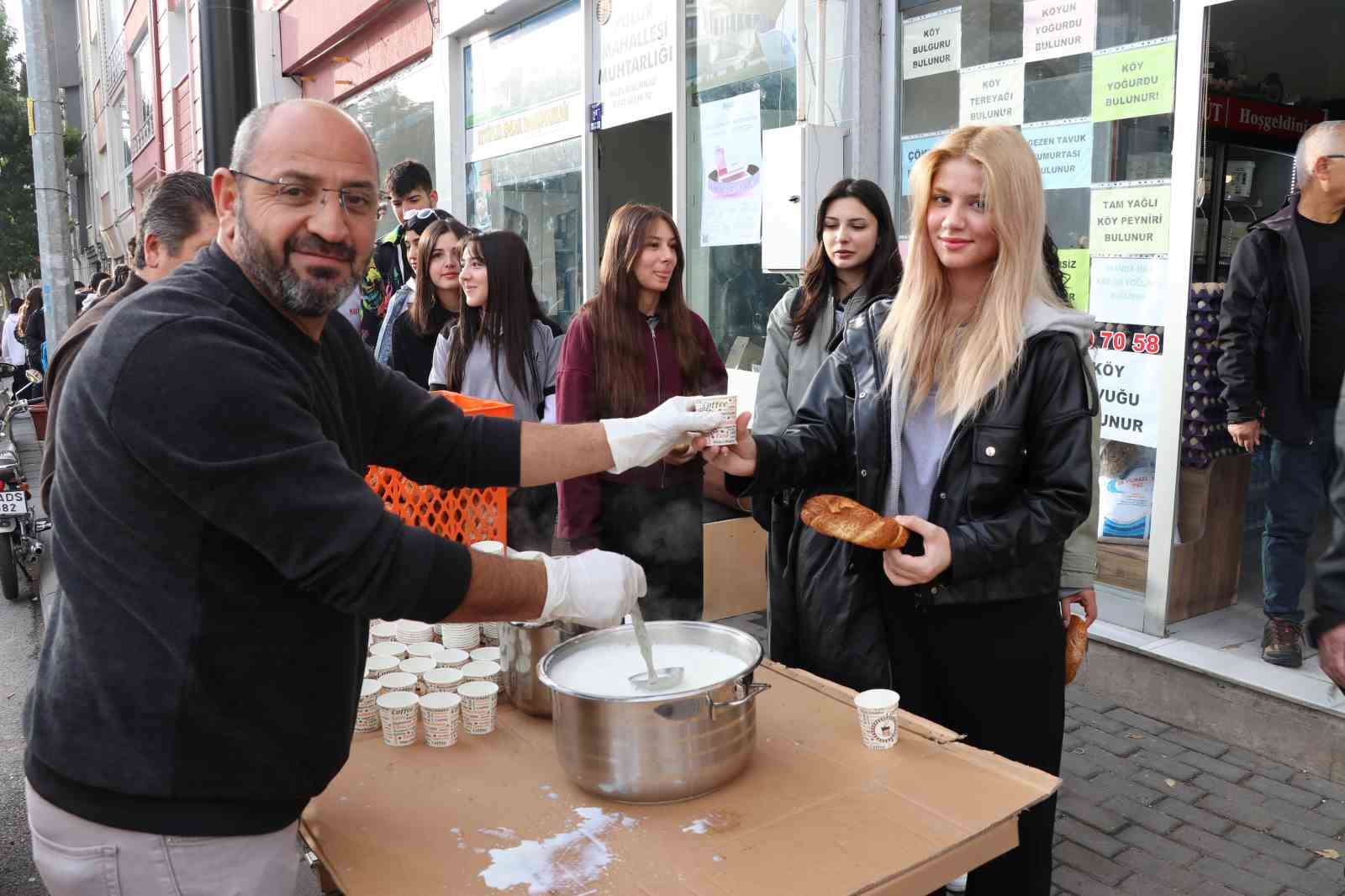 bir bardak sut ile onyargilari yikti anlamli etkinlik taktir topladi 0 9WW5AiDc