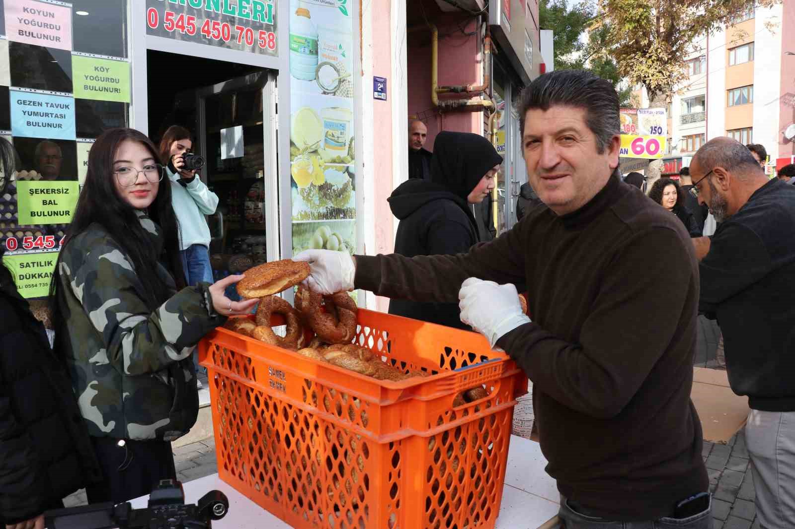 bir bardak sut ile onyargilari yikti anlamli etkinlik taktir topladi 6 3yVW3Xva