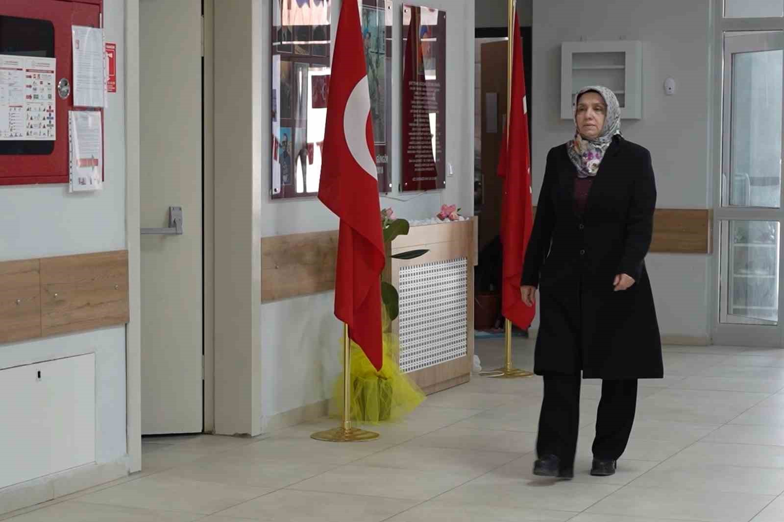 bir egitimcinin unutamadigi 28 subat gercegi kutuphanede allah yazan kitap bile yasakti 4 3jLwKSUW