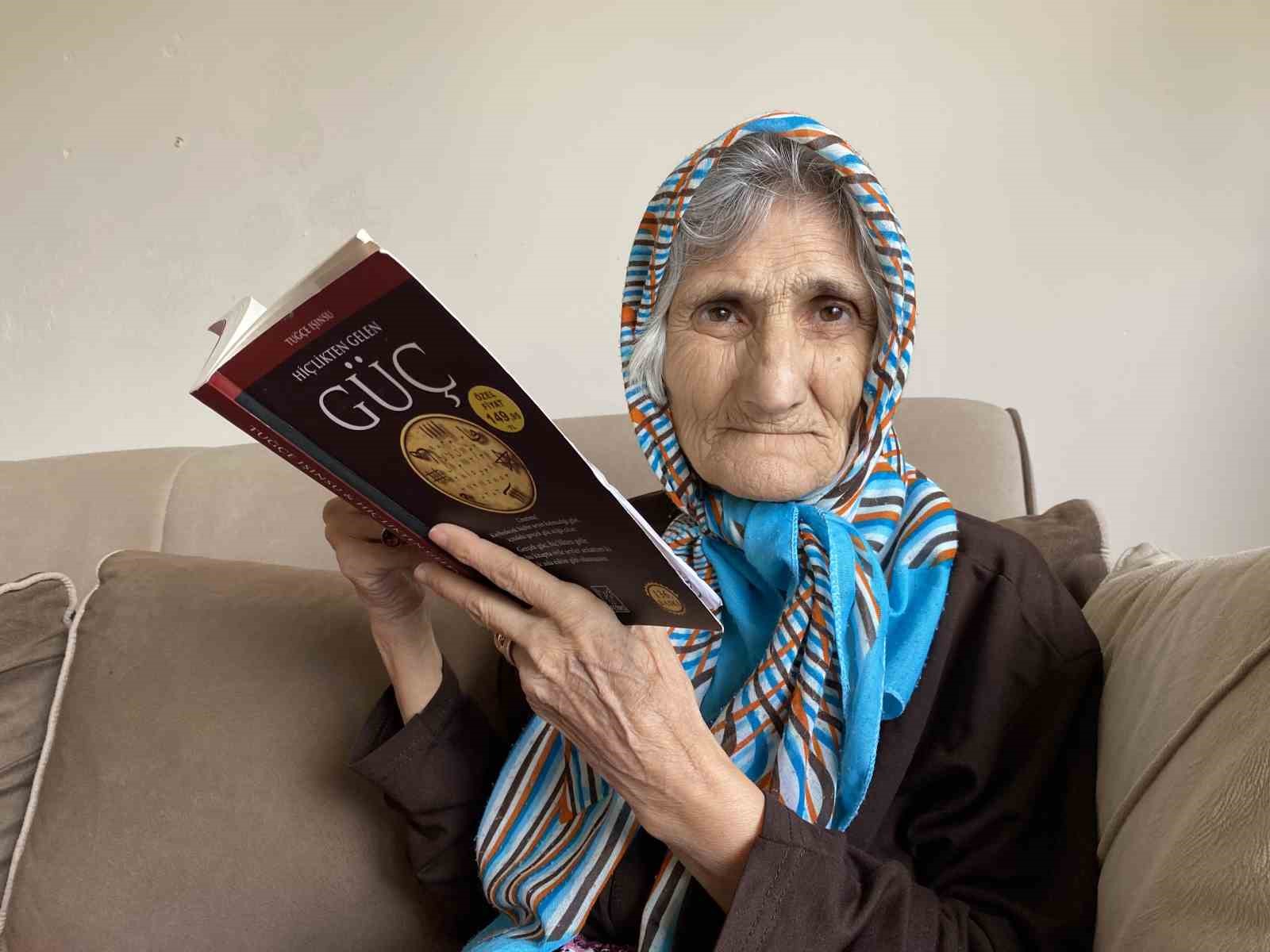 Bir gözü görmeyen 70 yaşındaki Sema teyze kitap okumaktan ve örgü örmekten vazgeçmiyor 6 bir gozu gormeyen 70 yasindaki sema teyze kitap okumaktan ve orgu ormekten vazgecmiyor 2 zVvwJhir