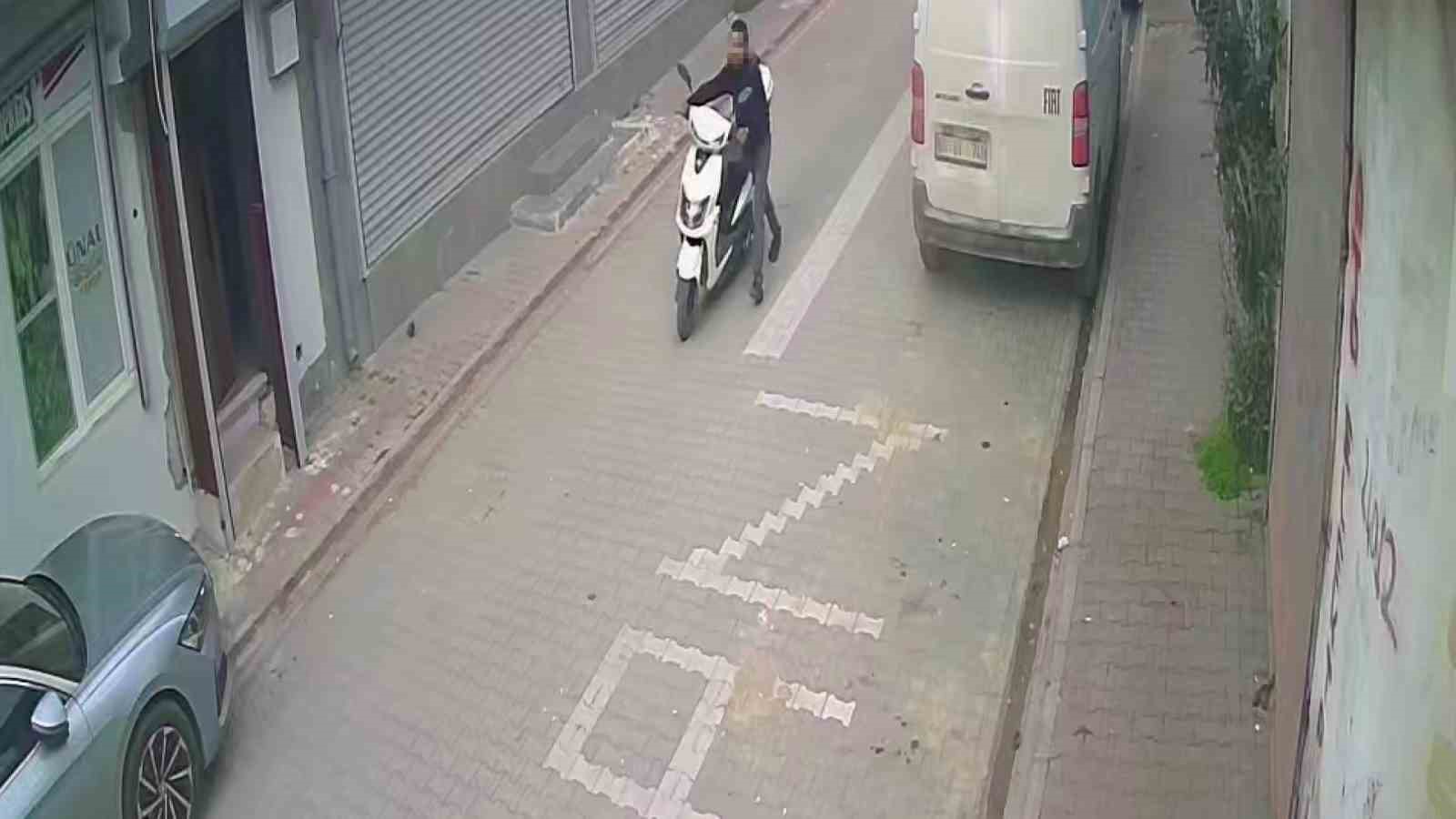 bir haftada 5 arac calan hirsiz tutuklandi olay tarihlerinde belirtilen adreslere gitmedim 3 cVlAWy1R
