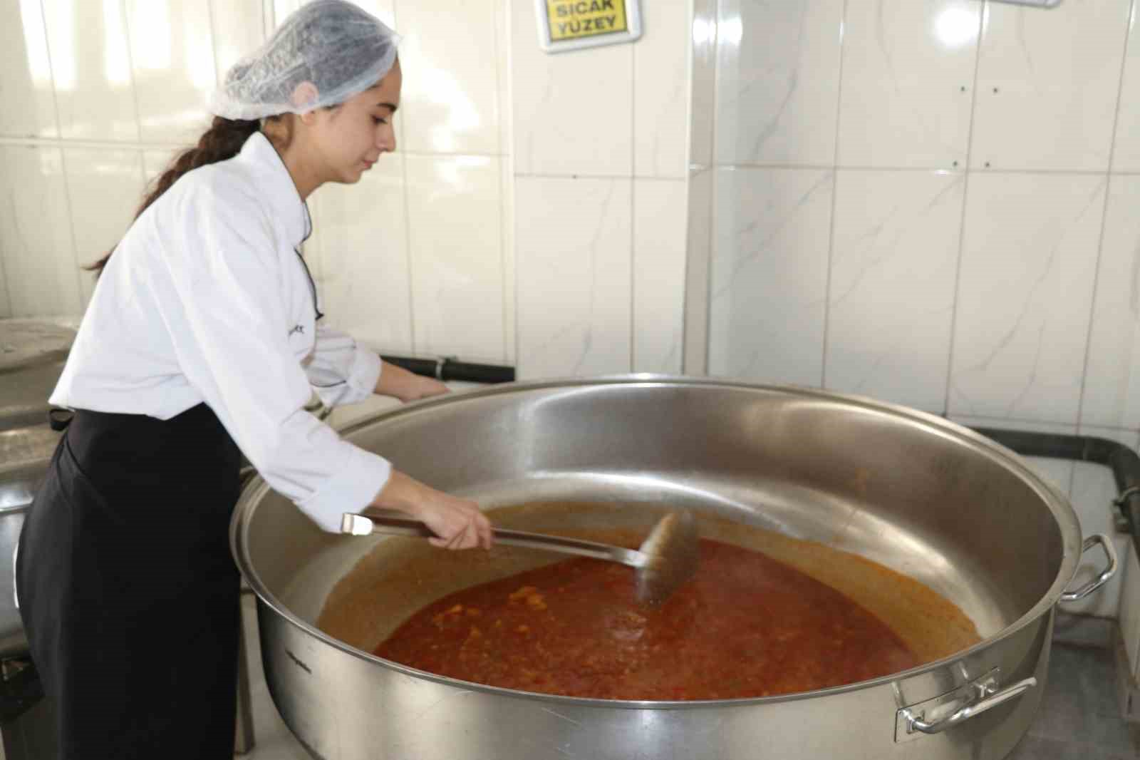 bir ilcedeki okullarin yemek ihtiyacini bu lise karsiliyor yillik 15 milyon ciro yapiyor 5 JnzzXNmO