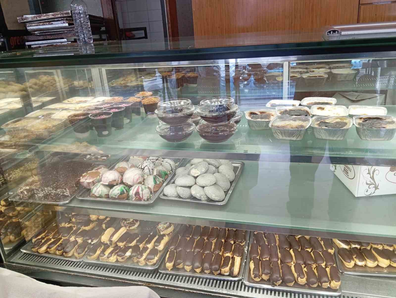 bir isirikta sok kurabiyeden sigara izmariti cikti 2 BTAk2bgA