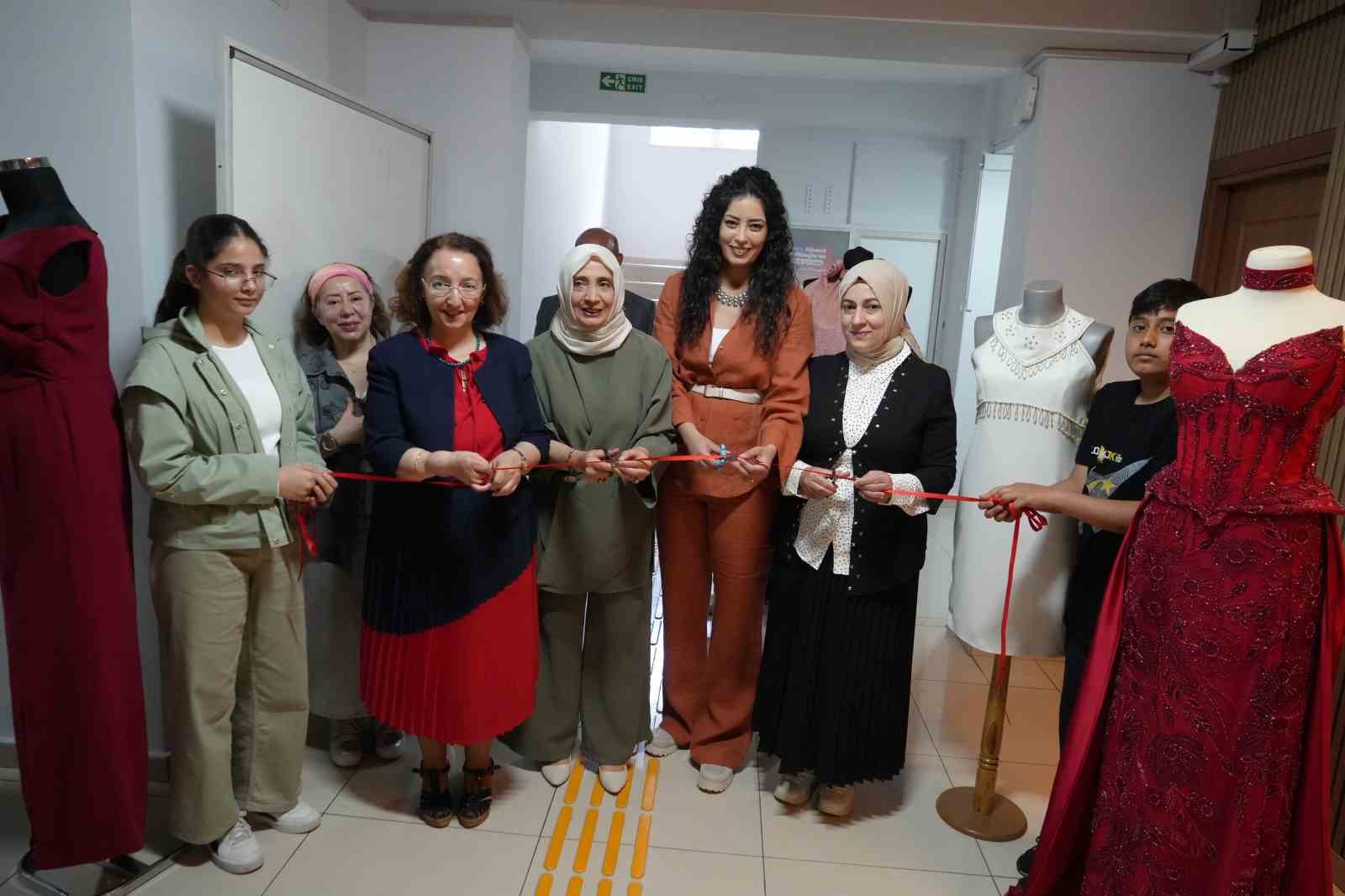 Bir kadının iğnesinden dökülen zarafet 9 bir kadinin ignesinden dokulen zarafet 5 NhQ6l3b6