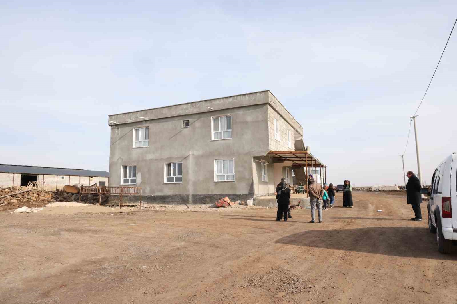 bir kadinin oldugu bir cocugun agir yaralandigi saldirinin altinda sosyal medya paylasimi oldugu ileri zTEOACaG