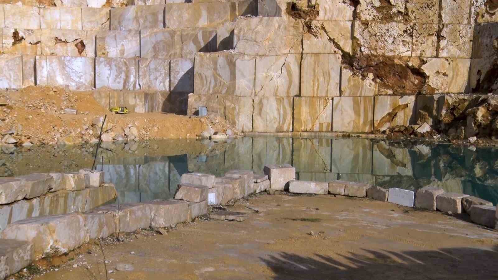 bir koyu ayaklandiran karar kaynak suyu icin eylem yaptilar 3