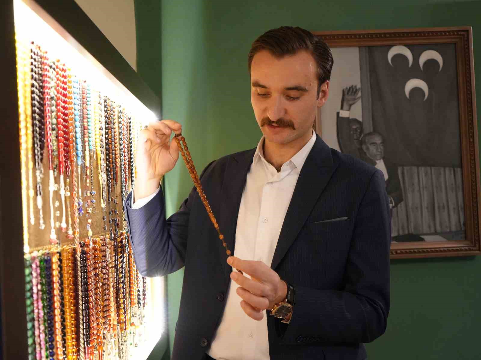 bir merakla basladi simdi tespih yapabilmek icin iki gununu harciyor 0 JM7zn8Jr