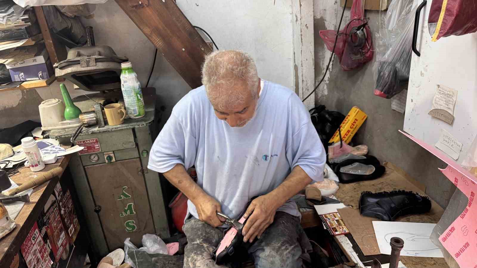 bir meslek daha yok oluyor cirak bulunamayan kunduracilikta son donemlerini yasiyor 3 72URsITb