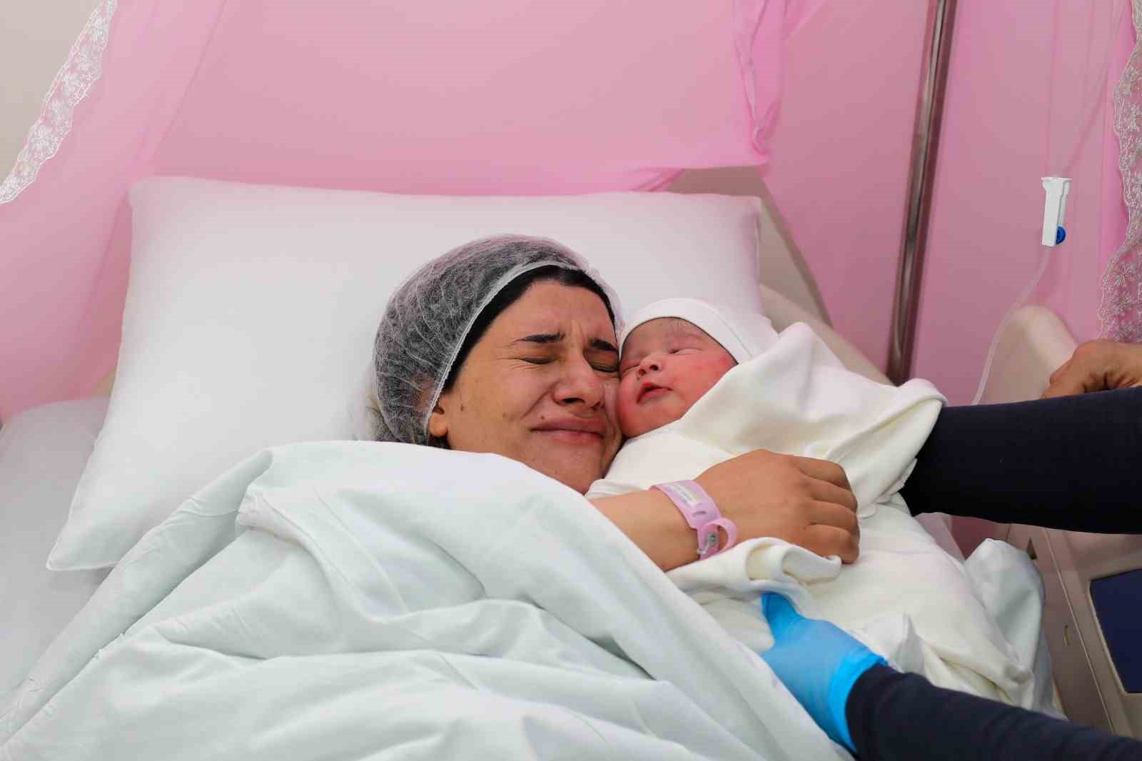 "Bir Umut Bir Can" tüp bebek desteği projesinin ilk bebeği dünyaya geldi 6 bir umut bir can tup bebek destegi projesinin ilk bebegi dunyaya geldi 2 tFJLP326