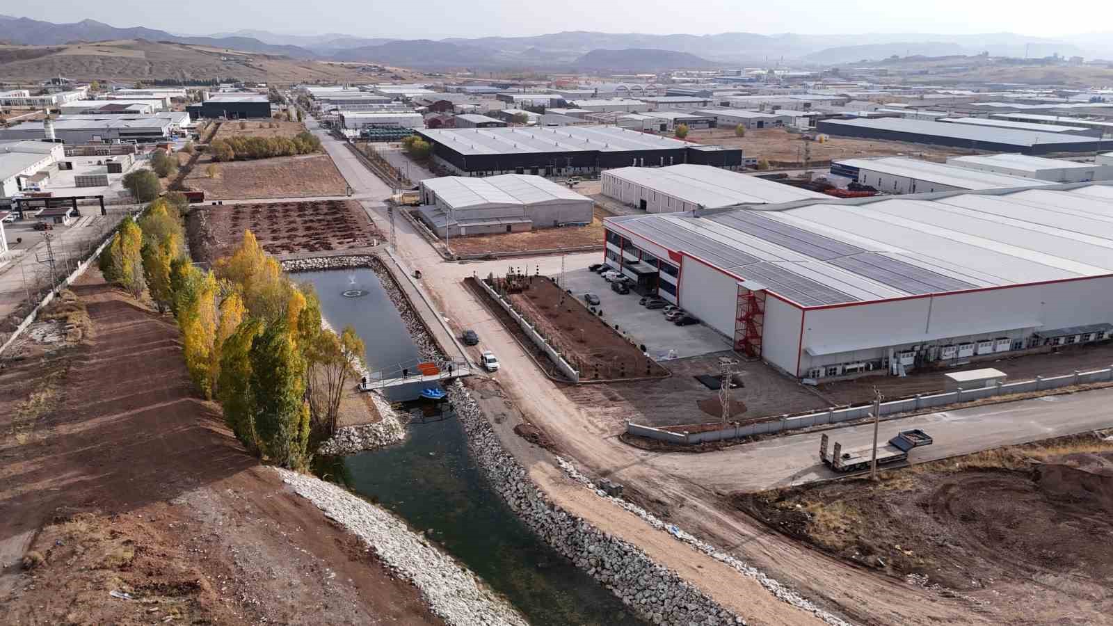 bir yanda sanayi uretimi yapiliyor bir yanda doga korunuyor 2 TAJ6OuqT