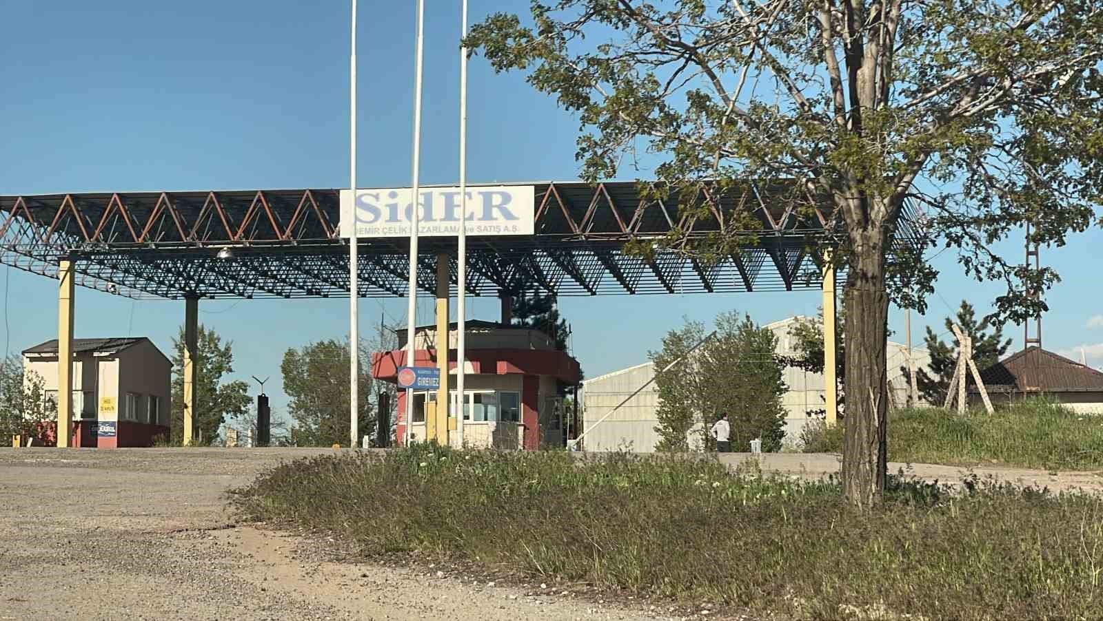 bir zamanlar devdi simdi borcundan dolayi elektrikleri kesik 4 C6Q1BkiU
