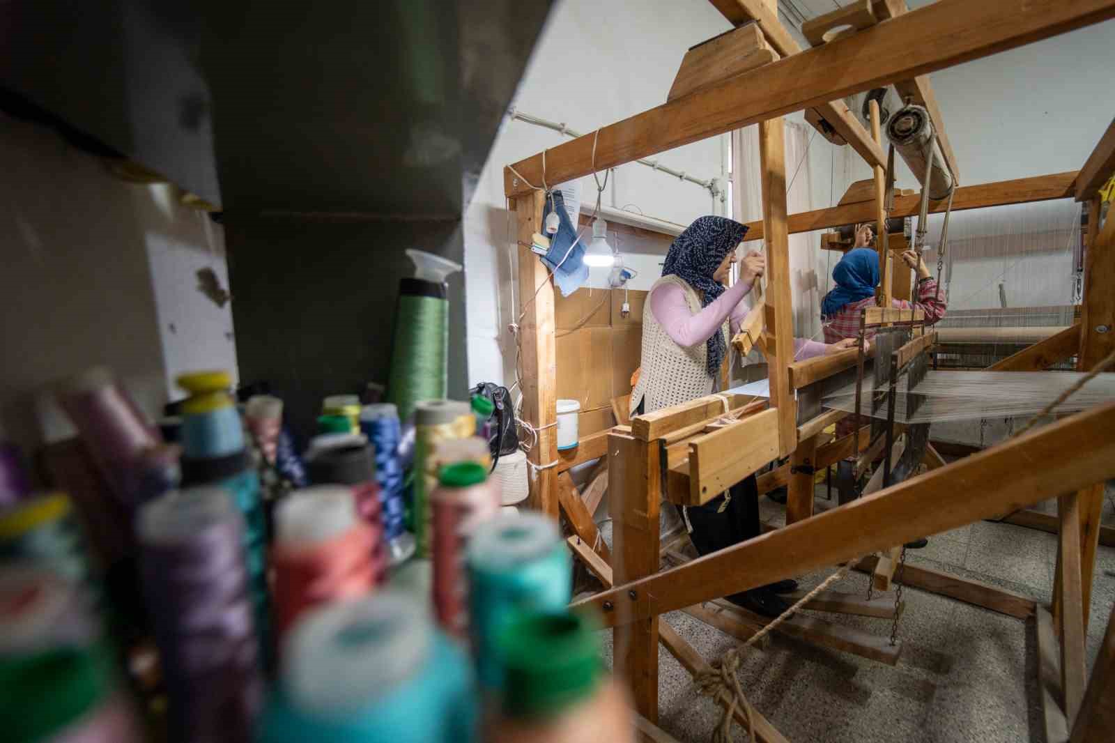 bir zamanlar gemilere yelken oluyordu simdilerde gunluk hayata dokunuyor 3 BStTWKFt