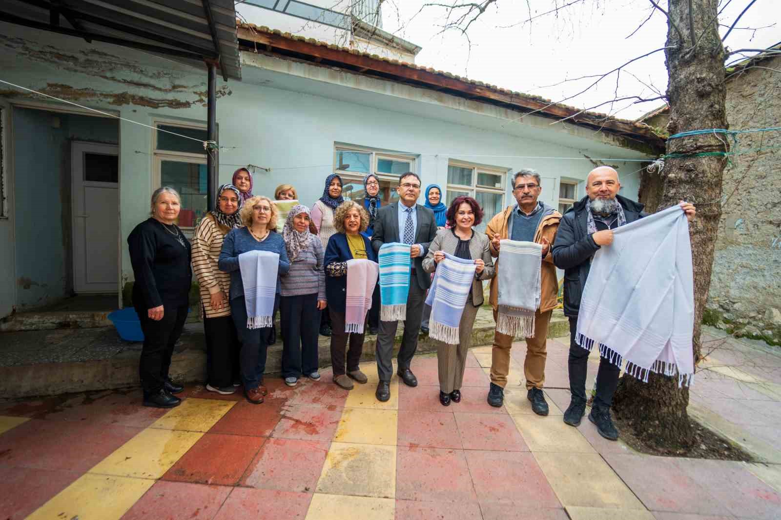 bir zamanlar gemilere yelken oluyordu simdilerde gunluk hayata dokunuyor 6 EiTCbYbj