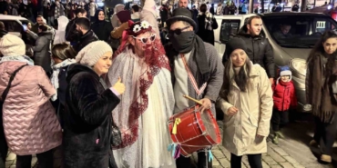 birbirinden-ilginc-kostumlerle-kalandar-gelenegi-yasatildi-PDAuWz6V.jpg