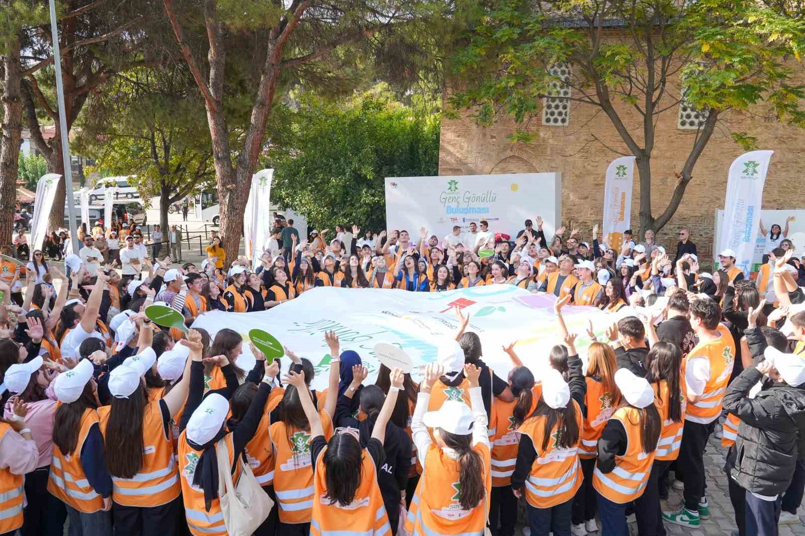 Birgi’de umut dolu etkinlik: SENTRUM genç gönüllü buluşması düzenlendi 4 birgide umut dolu etkinlik sentrum genc gonullu bulusmasi duzenlendi 0 sKeM59nA