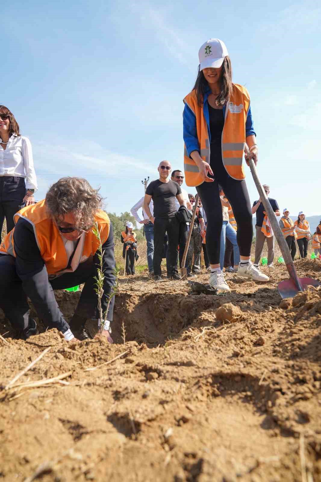 Birgi’de umut dolu etkinlik: SENTRUM genç gönüllü buluşması düzenlendi 21 birgide umut dolu etkinlik sentrum genc gonullu bulusmasi duzenlendi 17 46KrFHBC