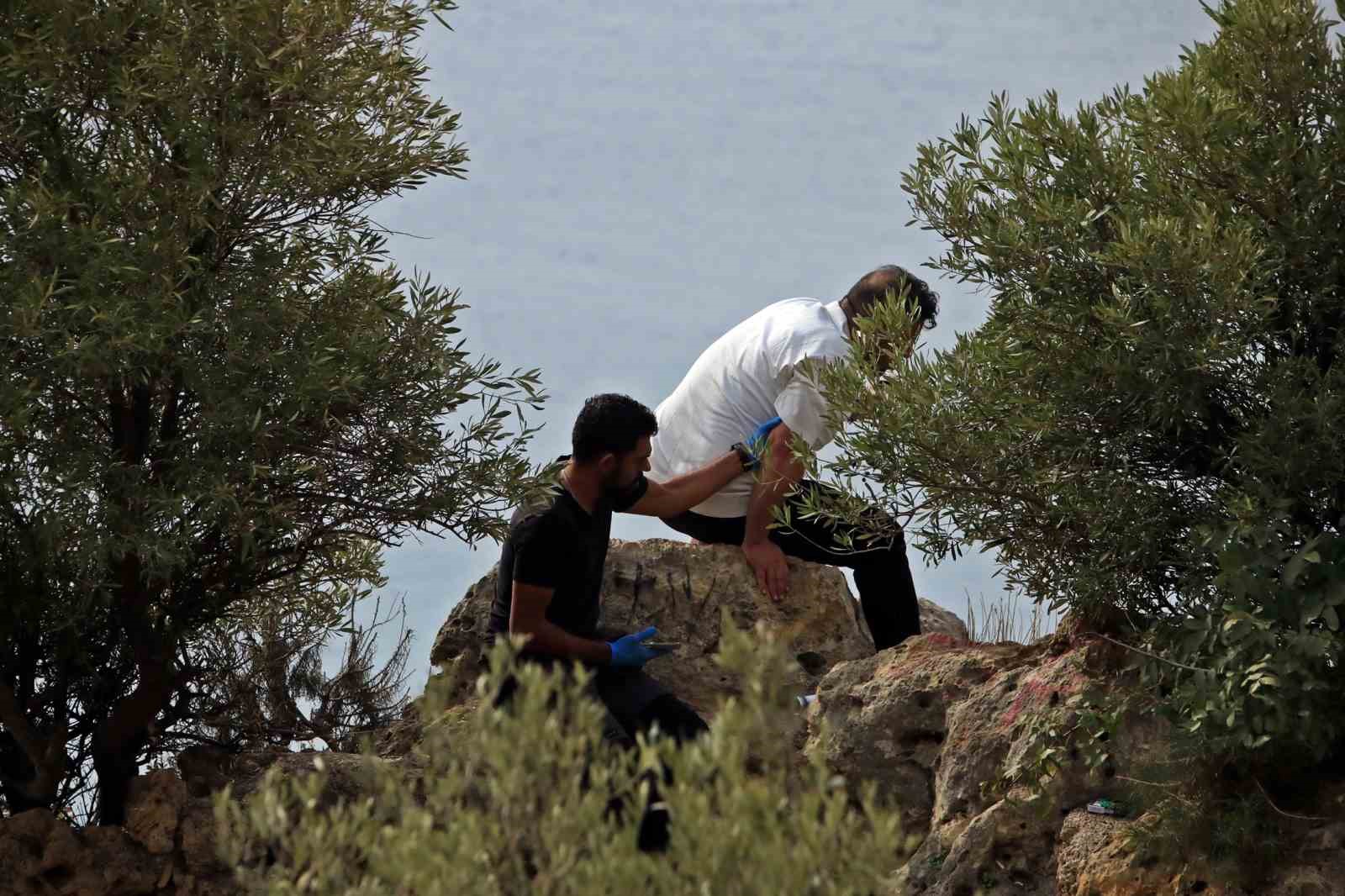 biri olumun ucunda digerleri manzara keyfinde 4