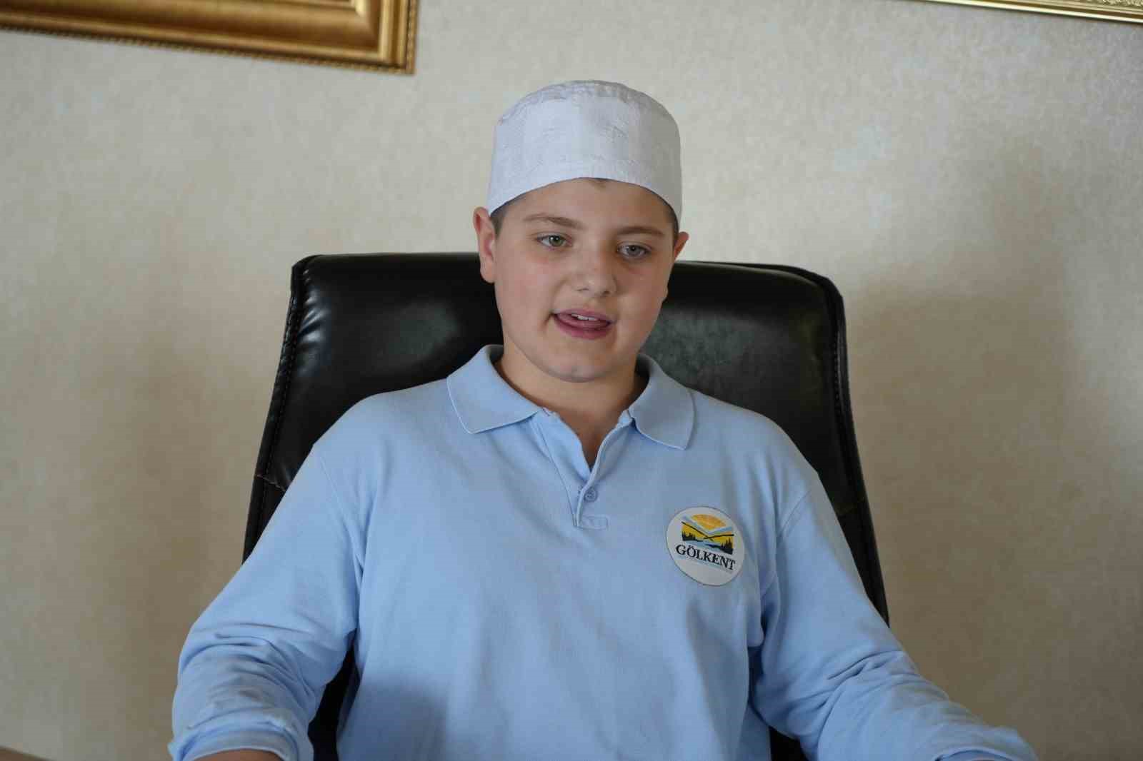 birlikte hafiz oldugu annesine gozyaslariyla tesekkur etti 3 BbtsIdJA