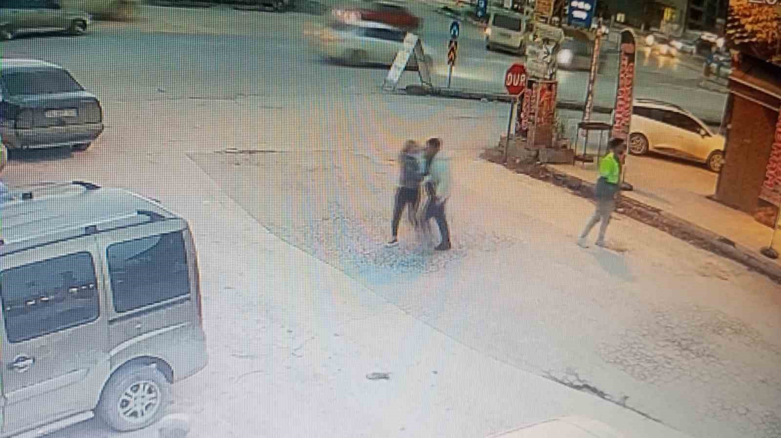 birlikte yasadigi kadini silahla tehdit eden sahis gozaltina alindi 0