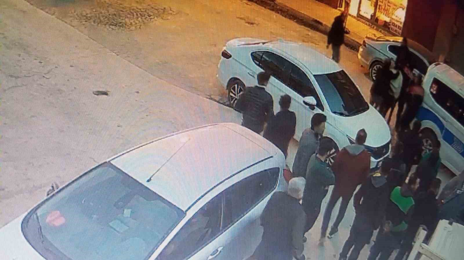 birlikte yasadigi kadini silahla tehdit eden sahis gozaltina alindi 1 UE5ZAcWJ